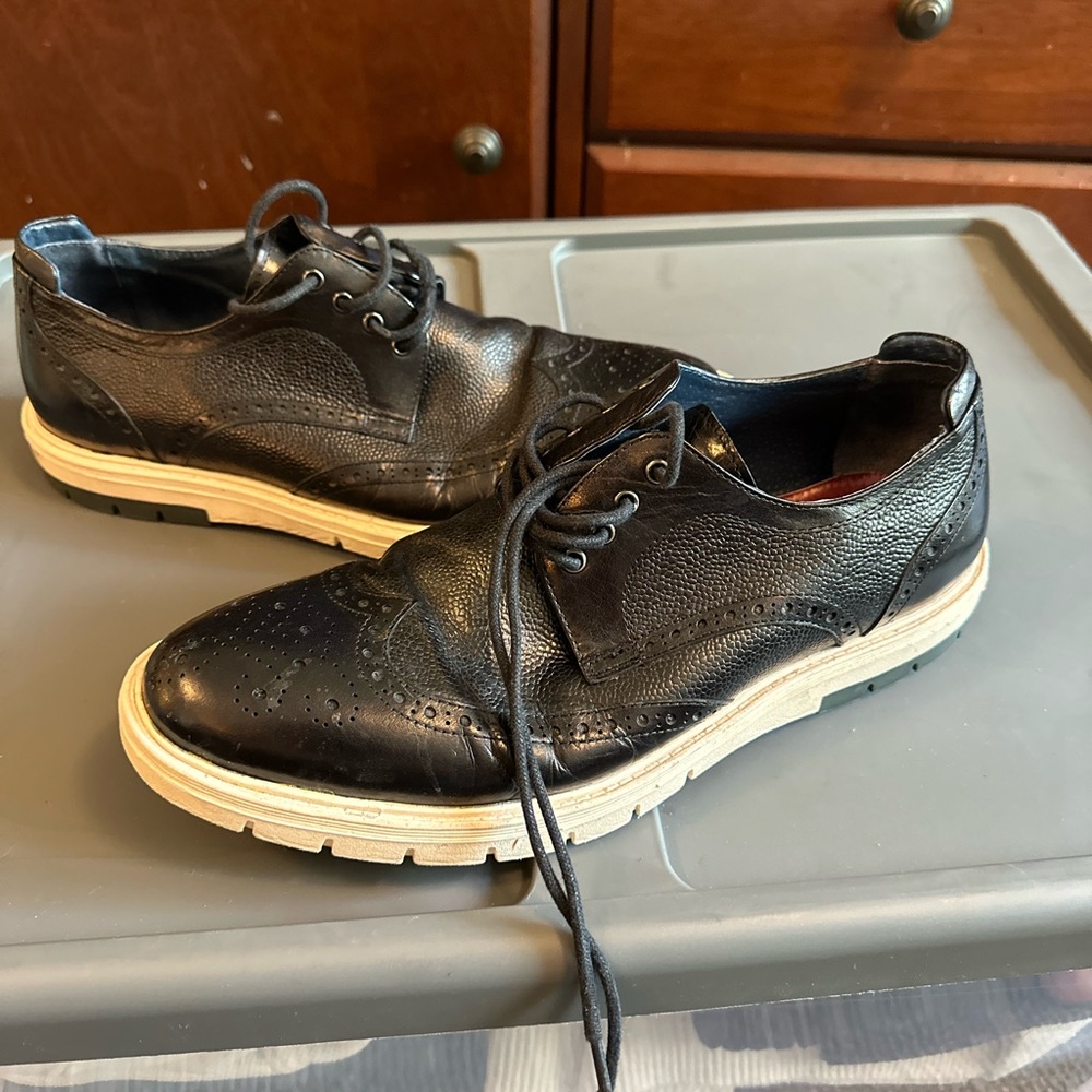Jachs New York, dress shoes, size 8 1/2 and they are 8/10 condition